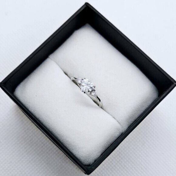 Sterling Silver 925 CZ Heart-Shaped Anniversary Ring Engraved I LOVE YOU - Picture 2 of 11